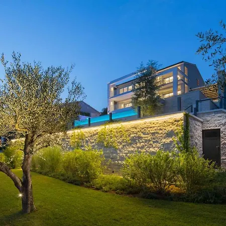Labin Waterfront - Stunning Sea Views - Jacuzzi - Sauna - Pool Table * Sveta Marina