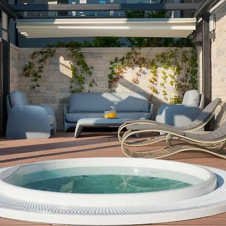 Labin Waterfront - Stunning Sea Views - Jacuzzi - Sauna - Pool Table וילה Sveta Marina