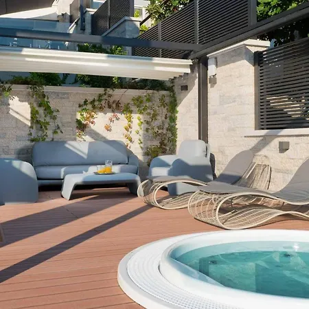 Labin Waterfront - Stunning Sea Views - Jacuzzi - Sauna - Pool Table ヴィラ Sveta Marina