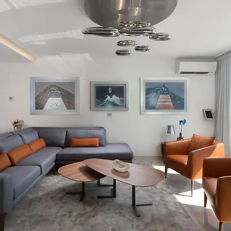 ヴィラ Labin Waterfront - Stunning Sea Views - Jacuzzi - Sauna - Pool Table *