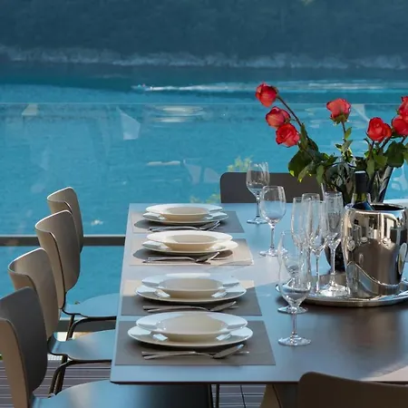 Labin Waterfront - Stunning Sea Views - Jacuzzi - Sauna - Pool Table ヴィラ Sveta Marina