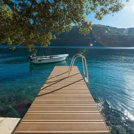 ヴィラ Labin Waterfront - Stunning Sea Views - Jacuzzi - Sauna - Pool Table *