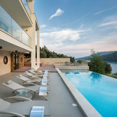 Labin Waterfront - Stunning Sea Views - Jacuzzi - Sauna - Pool Table * Sveta Marina