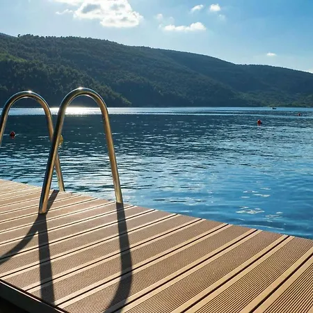 Labin Waterfront - Stunning Sea Views - Jacuzzi - Sauna - Pool Table Sveta Marina