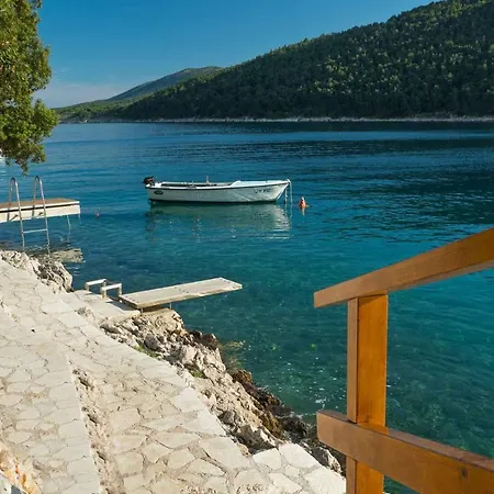Labin Waterfront - Stunning Sea Views - Jacuzzi - Sauna - Pool Table