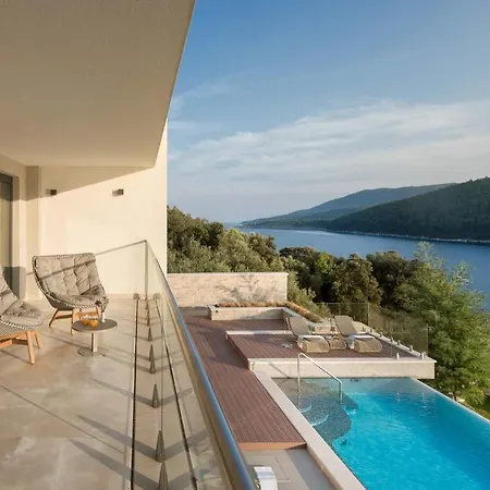 Vila Labin Waterfront - Stunning Sea Views - Jacuzzi - Sauna - Pool Table *