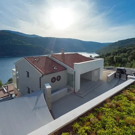 Vila Labin Waterfront - Stunning Sea Views - Jacuzzi - Sauna - Pool Table Sveta Marina