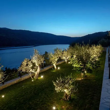 Vila Labin Waterfront - Stunning Sea Views - Jacuzzi - Sauna - Pool Table Sveta Marina