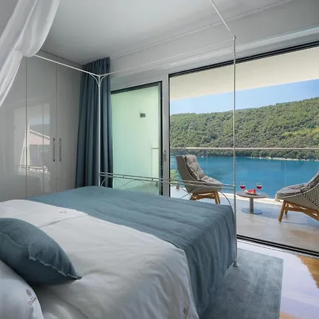 Labin Waterfront - Stunning Sea Views - Jacuzzi - Sauna - Pool Table Sveta Marina