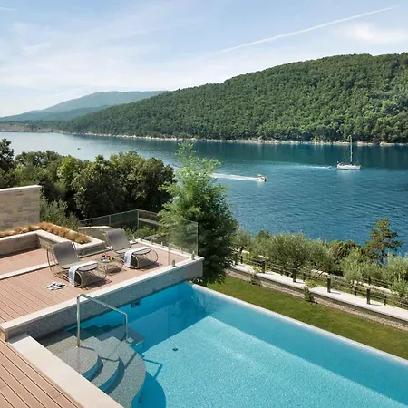 Vila Labin Waterfront - Stunning Sea Views - Jacuzzi - Sauna - Pool Table Sveta Marina